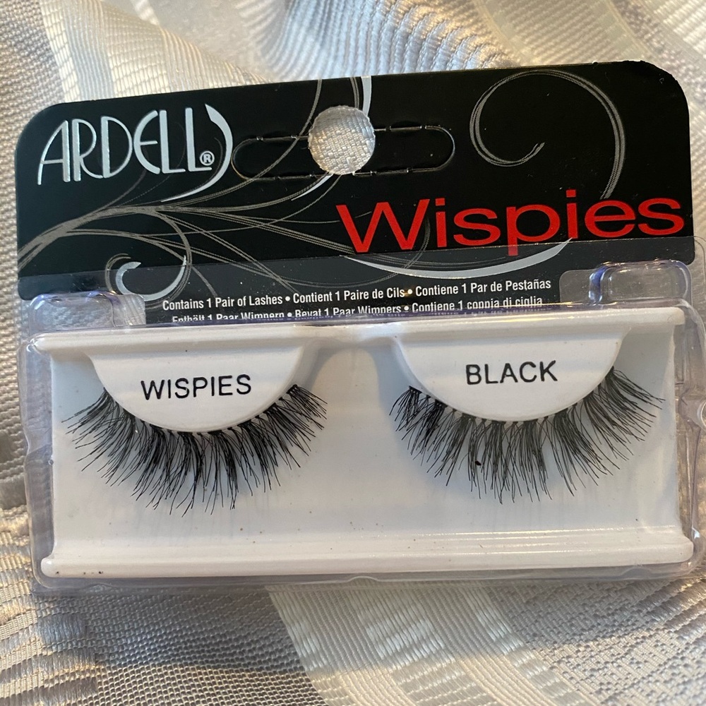 Fake Lashes! 👀